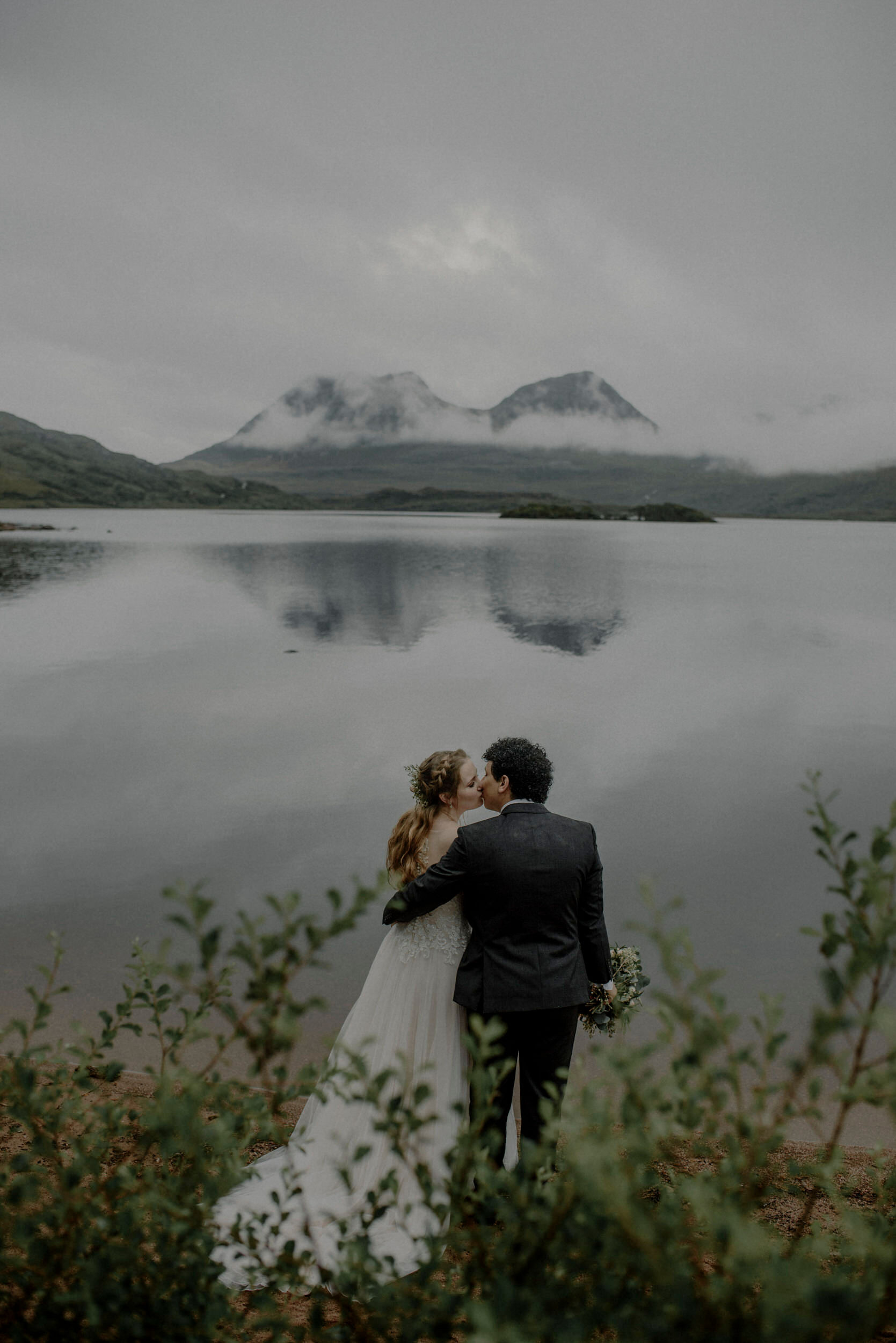 Scottish Elopement Wedding Ceremony conducted by Onie Tibbitt, Wedding Celebrant with Agnostic Scotland. 