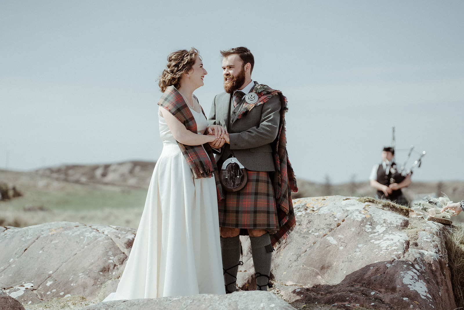 A wedding at Mellon Udrigle Beach in the Scottish Highlands – Onie Tibbitt,  Agnostic Scotland Celebrant, image size:1600x1067